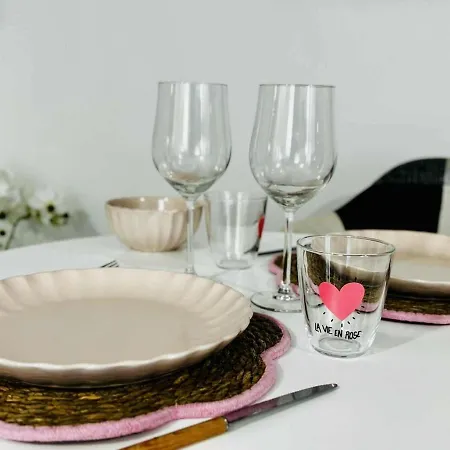 La Bulle D'edward Gare Jardin Centre אנגולם