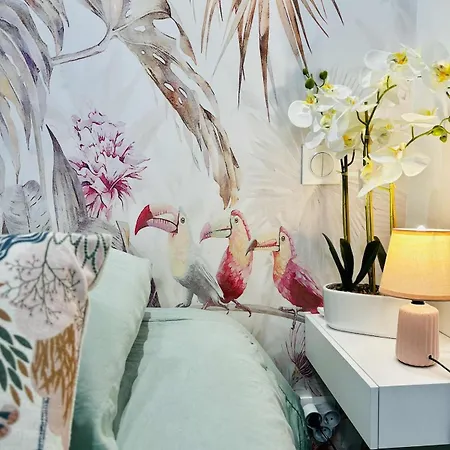 La Bulle D'edward Gare Jardin Centre דירה